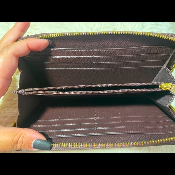 COACH wallet - Picture 2 of 2